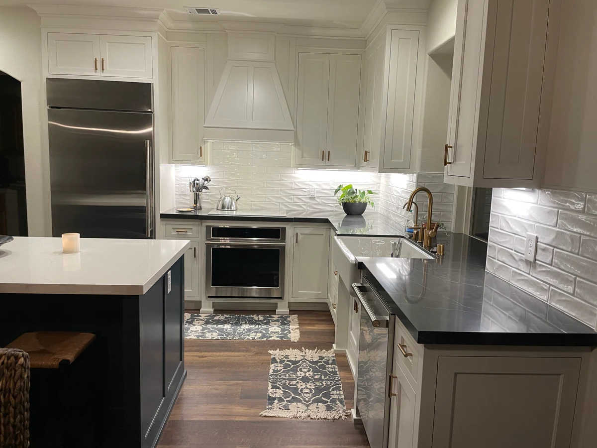 Modern kitchen remodel with custom cabinetry by Monument Construction in Placer County, CA